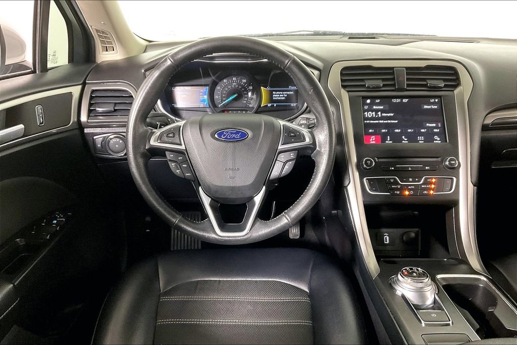 Used 2017 Ford Fusion SE w/ Equipment Group 201A image 5