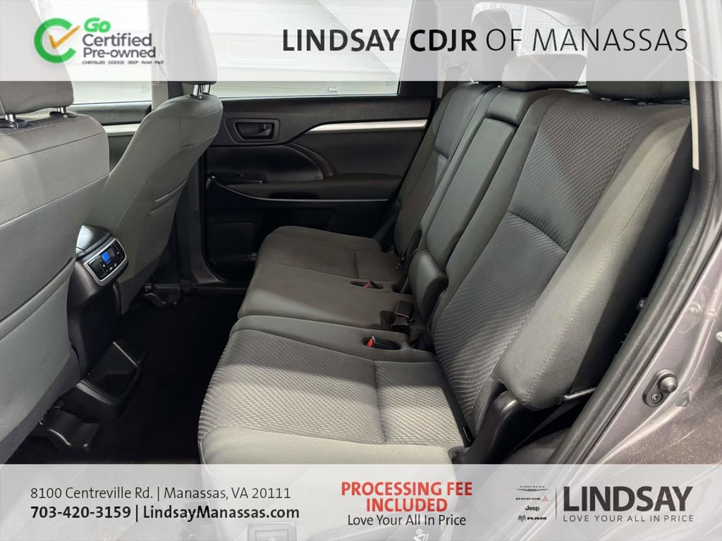 Used 2019 Toyota Highlander LE image 19