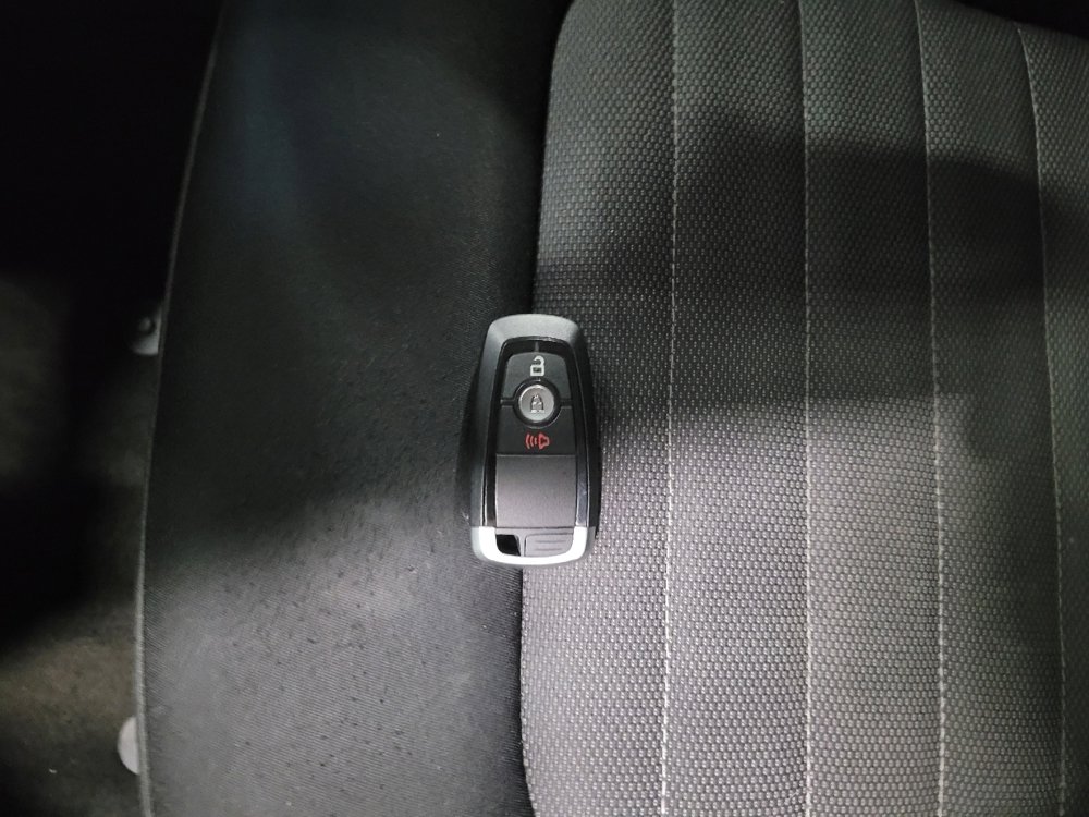 Used 2017 Ford Edge SE w/ Cargo Accessory Package image 32