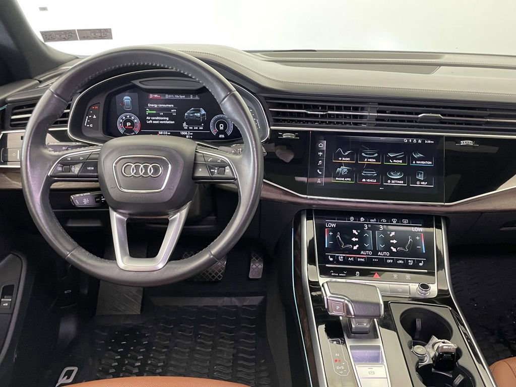 Used 2020 Audi Q8 Prestige w/ Prestige Package image 27