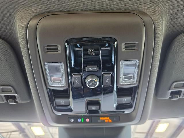 New 2027 Chevrolet Suburban Z71 w/ Comfort Package AWD/4WD image 37