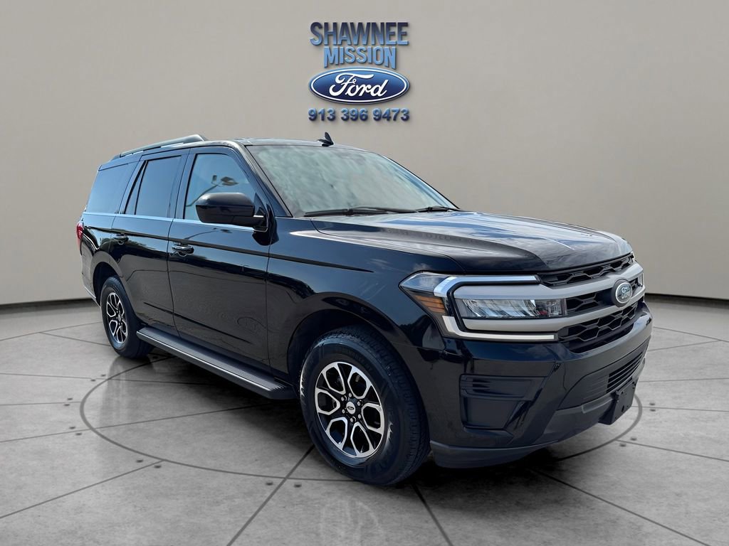 Used 2024 Ford Expedition XLT image 3
