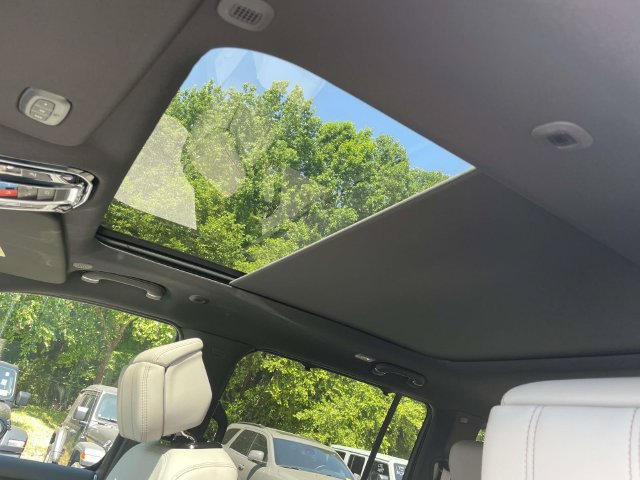 New 2026 Jeep Grand Wagoneer L Summit w/ Premium Group III AWD/4WD image 24