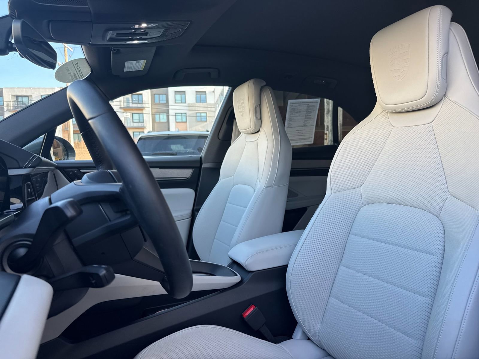 Used 2025 Porsche Macan 4 Electric image 5