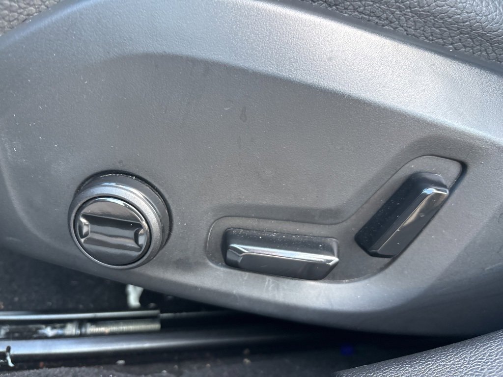 Certified 2024 Volvo V60 B5 Cross Country Plus w/ Protection Package Premier image 19