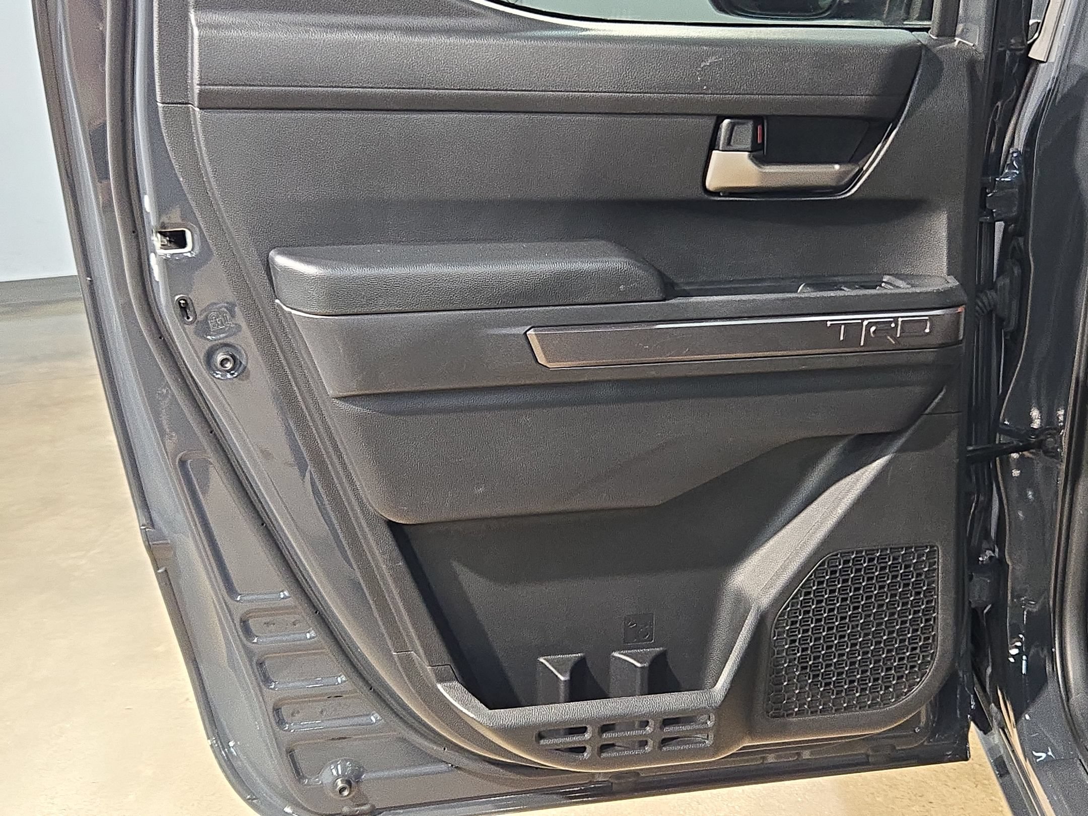 Certified 2025 Toyota Tacoma TRD Off-Road AWD/4WD image 33