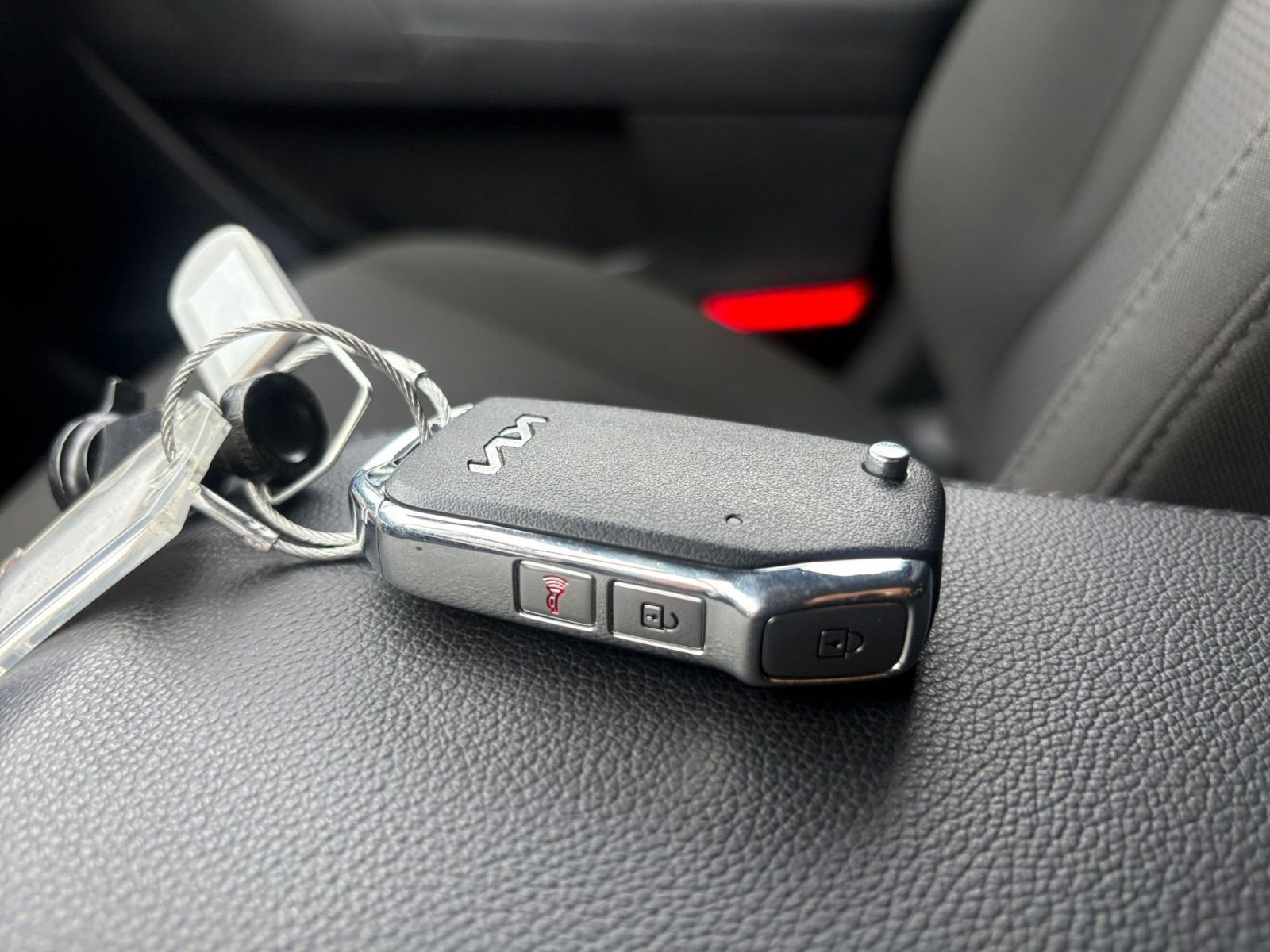 Used 2025 Kia Sportage LX image 21