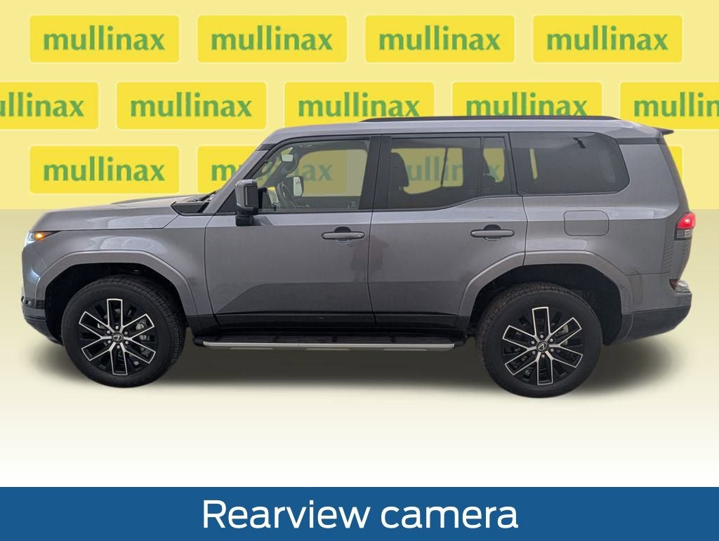 Used 2025 Lexus GX 550 image 13