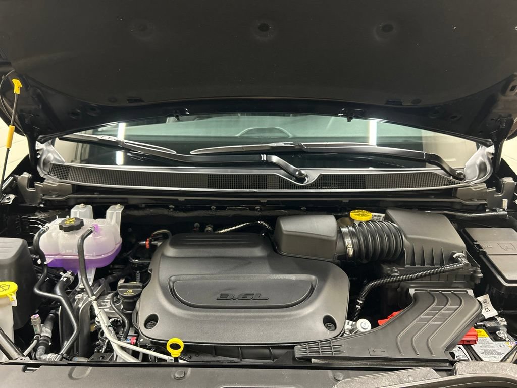 New 2027 Chrysler Pacifica Limited w/ S Appearance Package FWD image 16