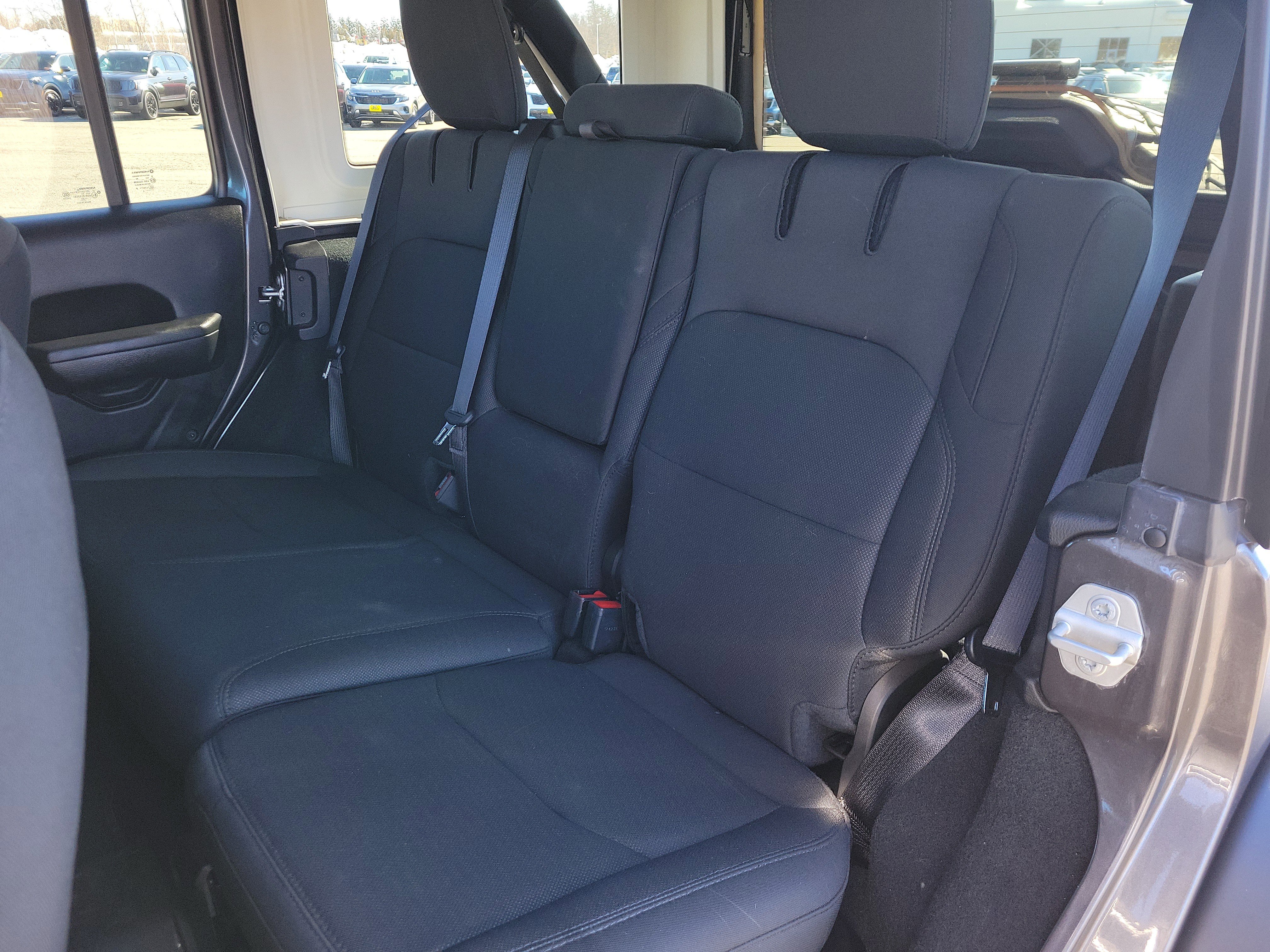 Used 2023 Jeep Wrangler Unlimited w/ Cold Weather Group image 16