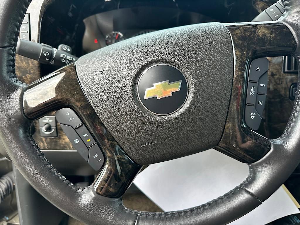 Used 2023 Chevrolet Express 2500 image 23