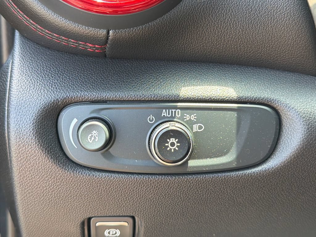 Used 2022 Chevrolet Blazer RS FWD image 21