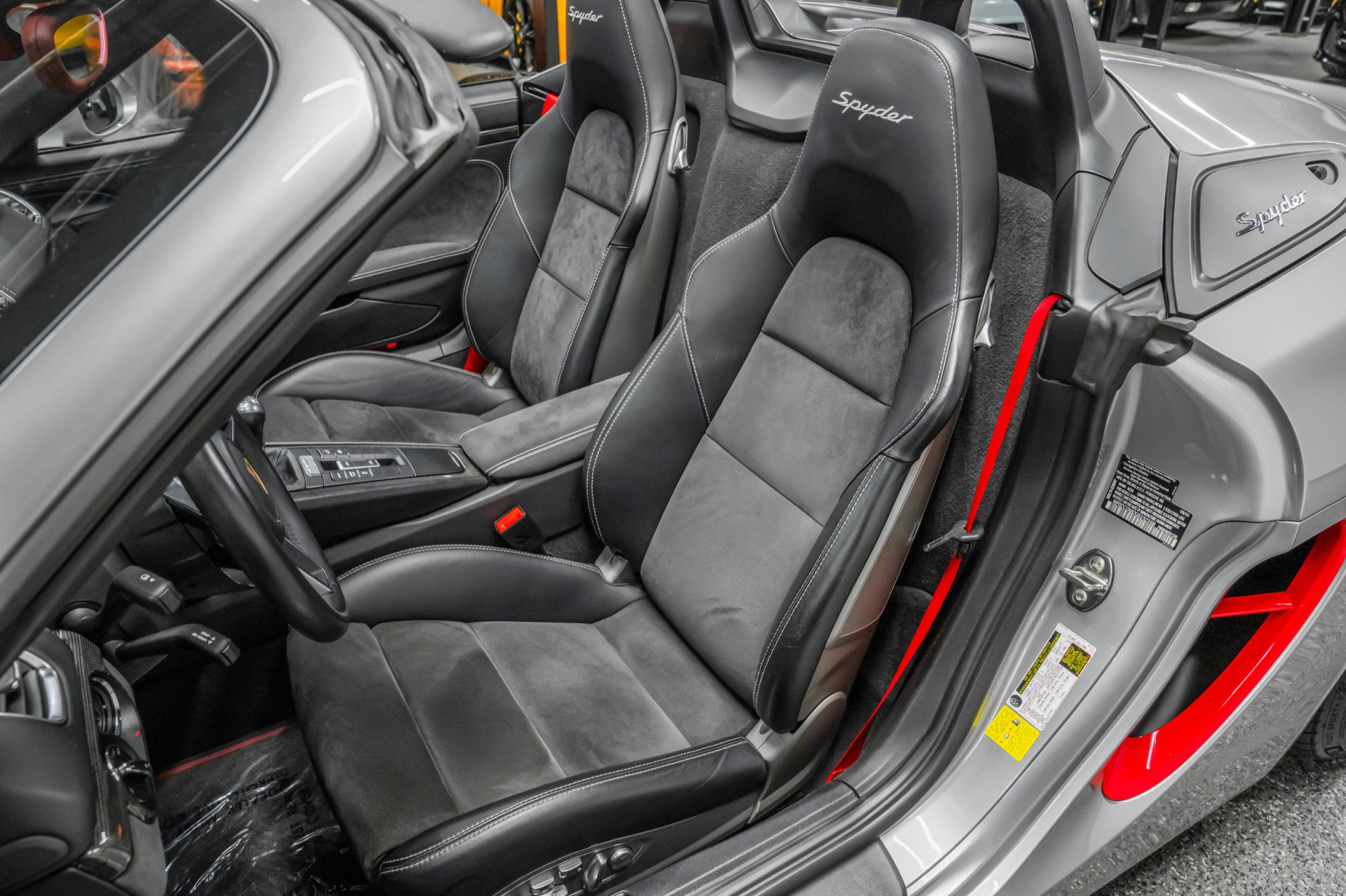 Used 2016 Porsche Boxster Spyder image 22