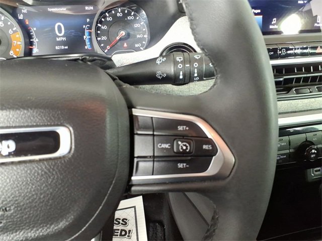 Used 2024 Jeep Compass Latitude image 16