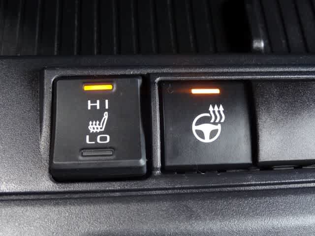 Used 2026 Toyota Corolla Cross XLE AWD/4WD image 29