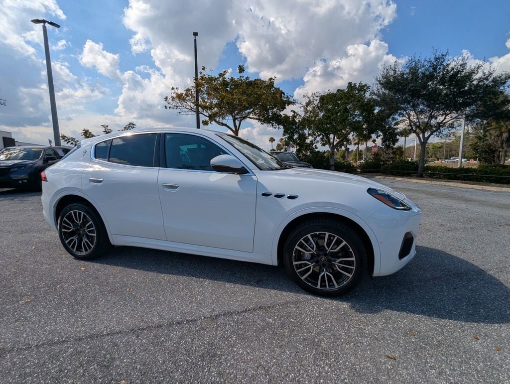 Used 2025 Mercedes-Benz GLB 250 4MATIC image 24