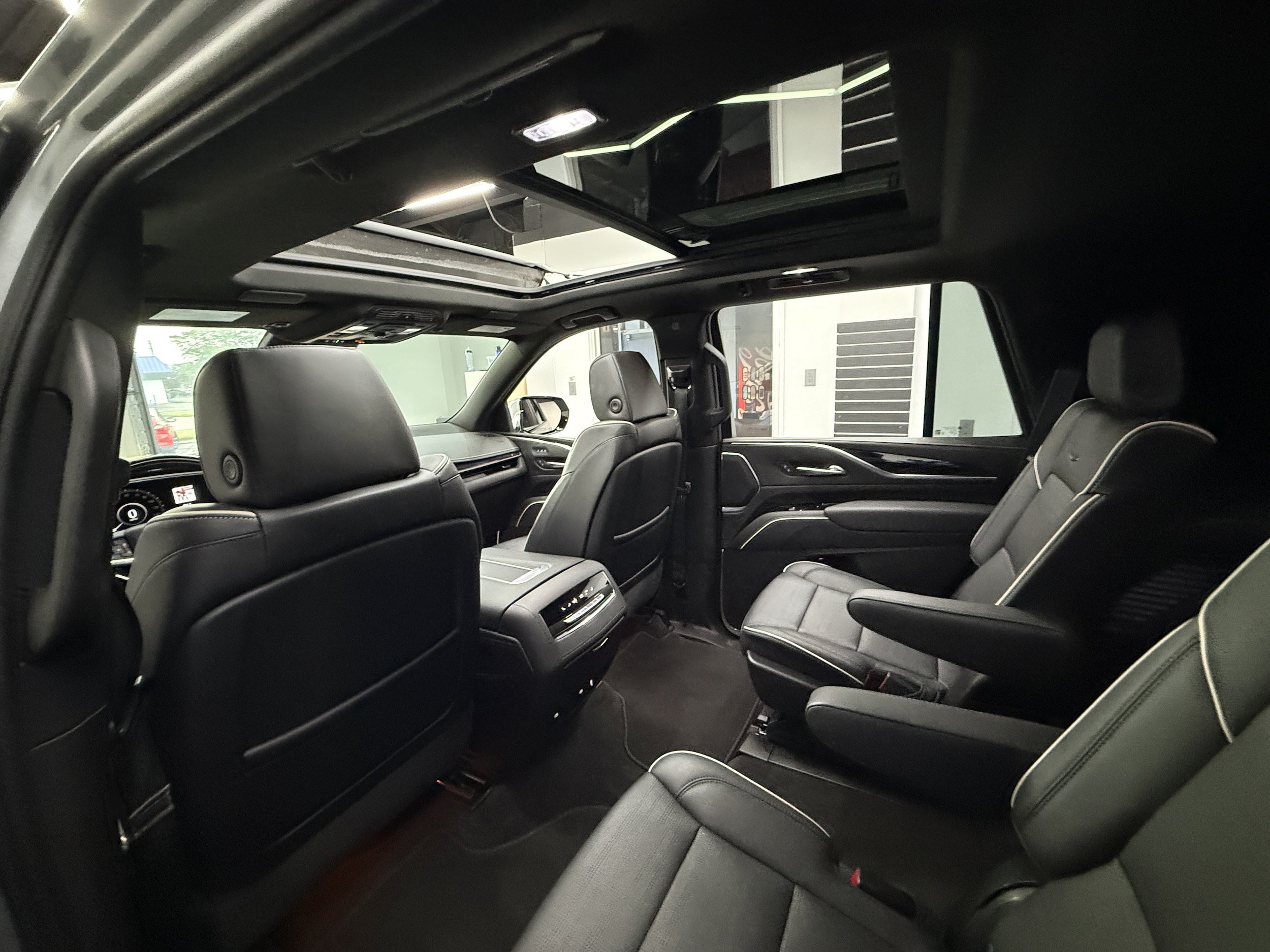 Used 2023 Cadillac Escalade Sport w/ LPO, ONYX Package AWD/4WD image 26