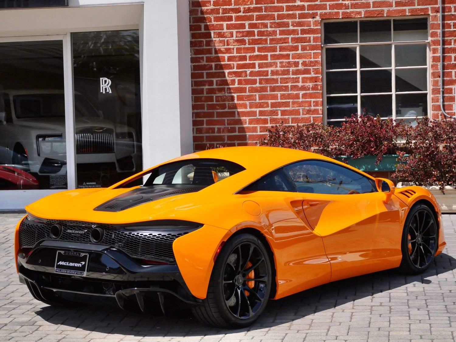 New 2026 McLaren Artura RWD image 4