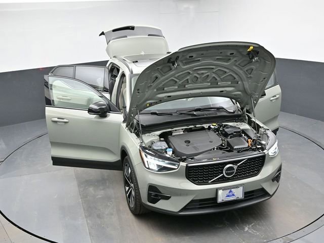 Used 2023 Volvo XC40 B5 Plus w/ Driver Assist Package image 42