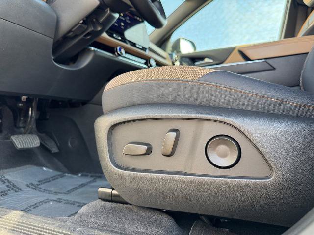 Used 2025 Chevrolet Equinox ACTIV FWD image 18