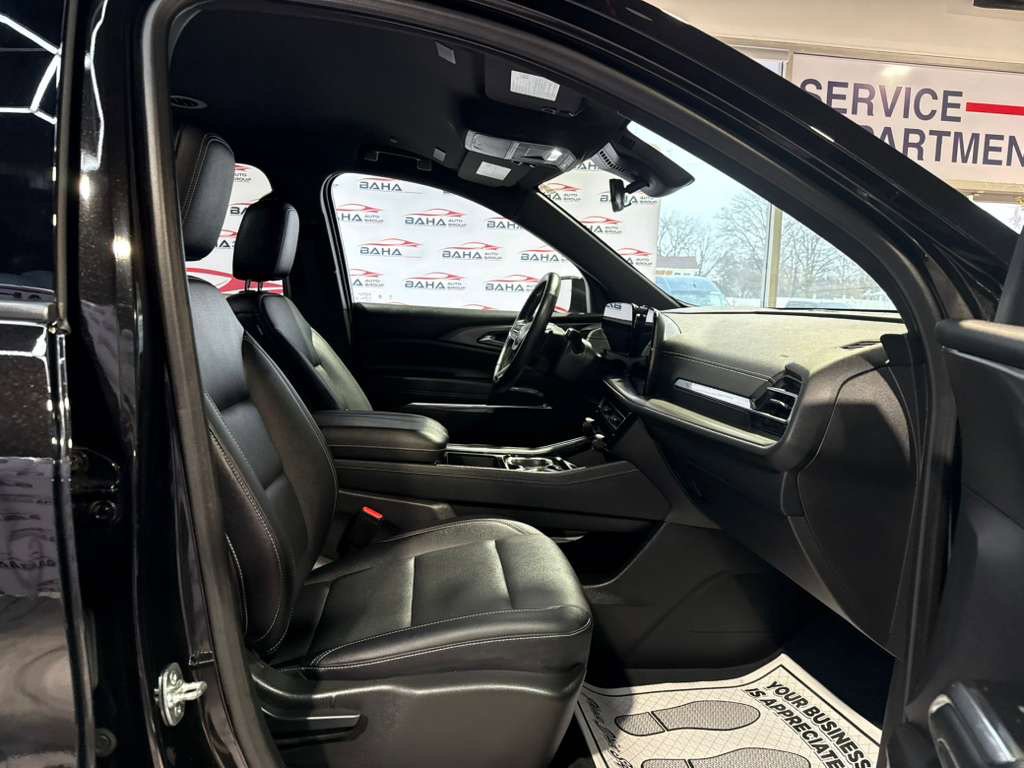 Used 2025 Chevrolet Traverse LT AWD/4WD image 42