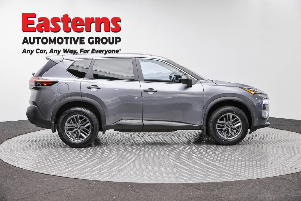 Used 2023 Nissan Rogue S AWD/4WD image 5