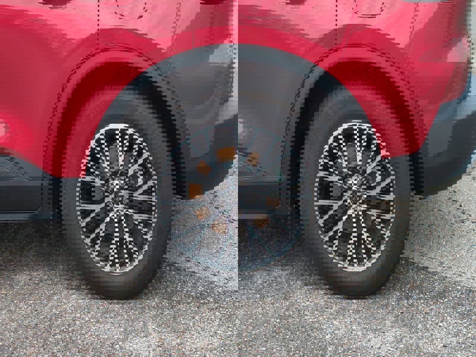 Certified 2025 Ford Escape SE w/ Class II Trailer Tow Package FWD image 14