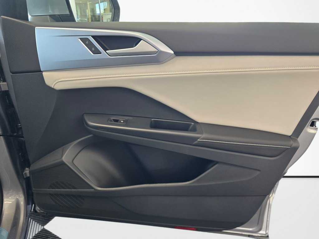 New 2026 Volkswagen Taos SE AWD/4WD image 41