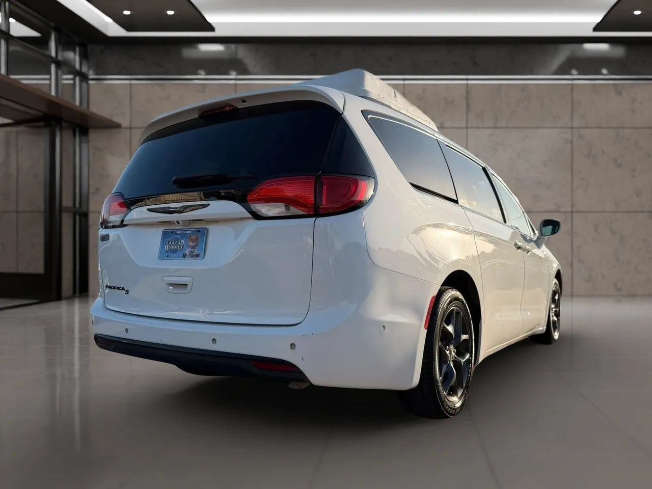 Used 2019 Chrysler Pacifica Touring-L Plus w/ Advanced Safetytec Group FWD image 13