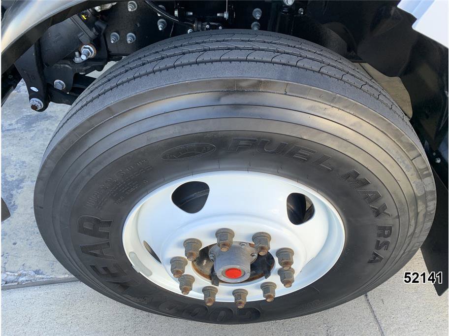 Used 2022 Ford F750 2WD Regular Cab Super Duty image 19