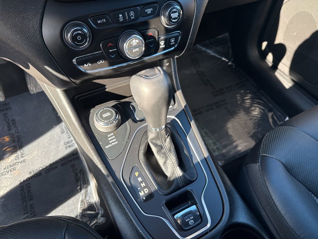 Certified 2021 Jeep Cherokee Latitude Lux 80th Anniv w/ Quick Order Package 26U 80TH image 17