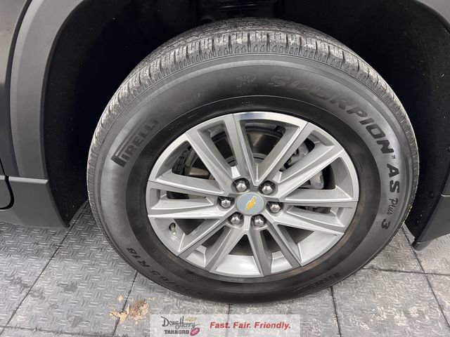 Used 2023 Chevrolet Traverse LT image 19