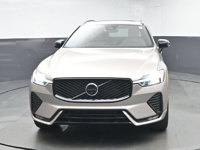New 2026 Volvo XC60 B5 Plus w/ Protection Package Premier AWD/4WD image 3