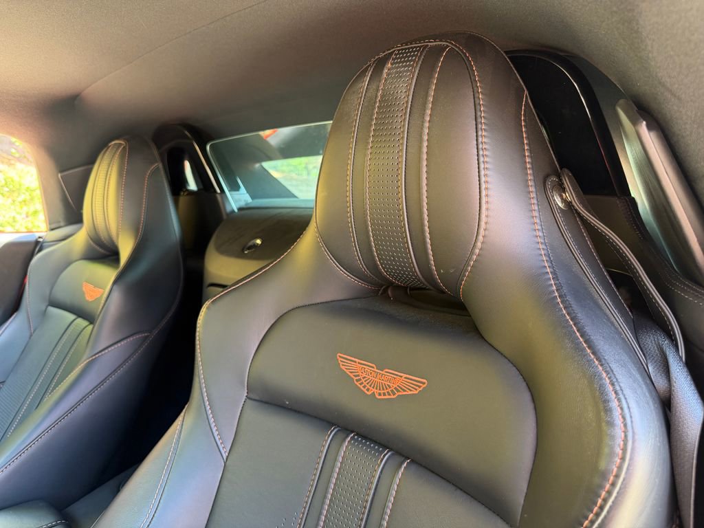 Used 2023 Aston Martin V8 Vantage Roadster RWD image 36