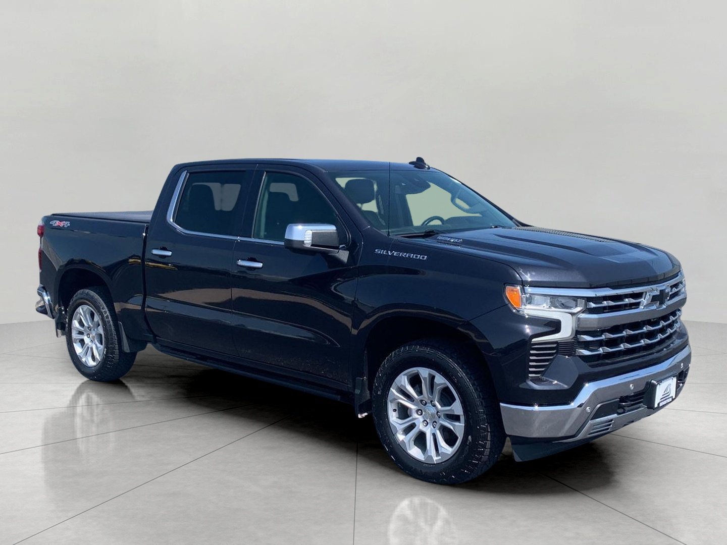 Used 2023 Chevrolet Silverado 1500 LTZ w/ LTZ Convenience Package II AWD/4WD image 1