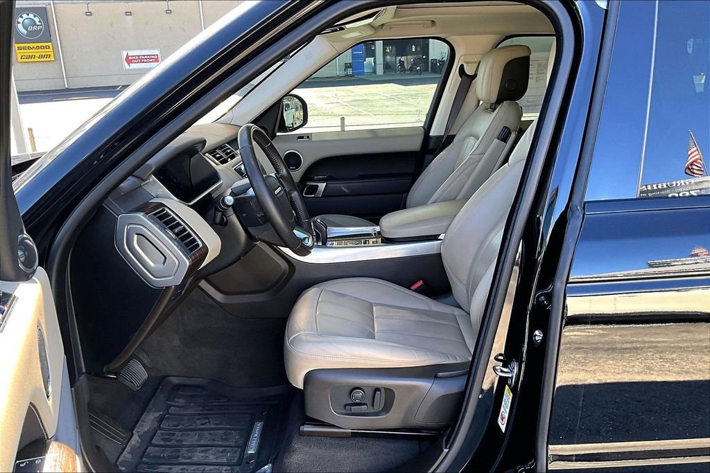 Used 2018 Land Rover Range Rover Sport HSE image 36