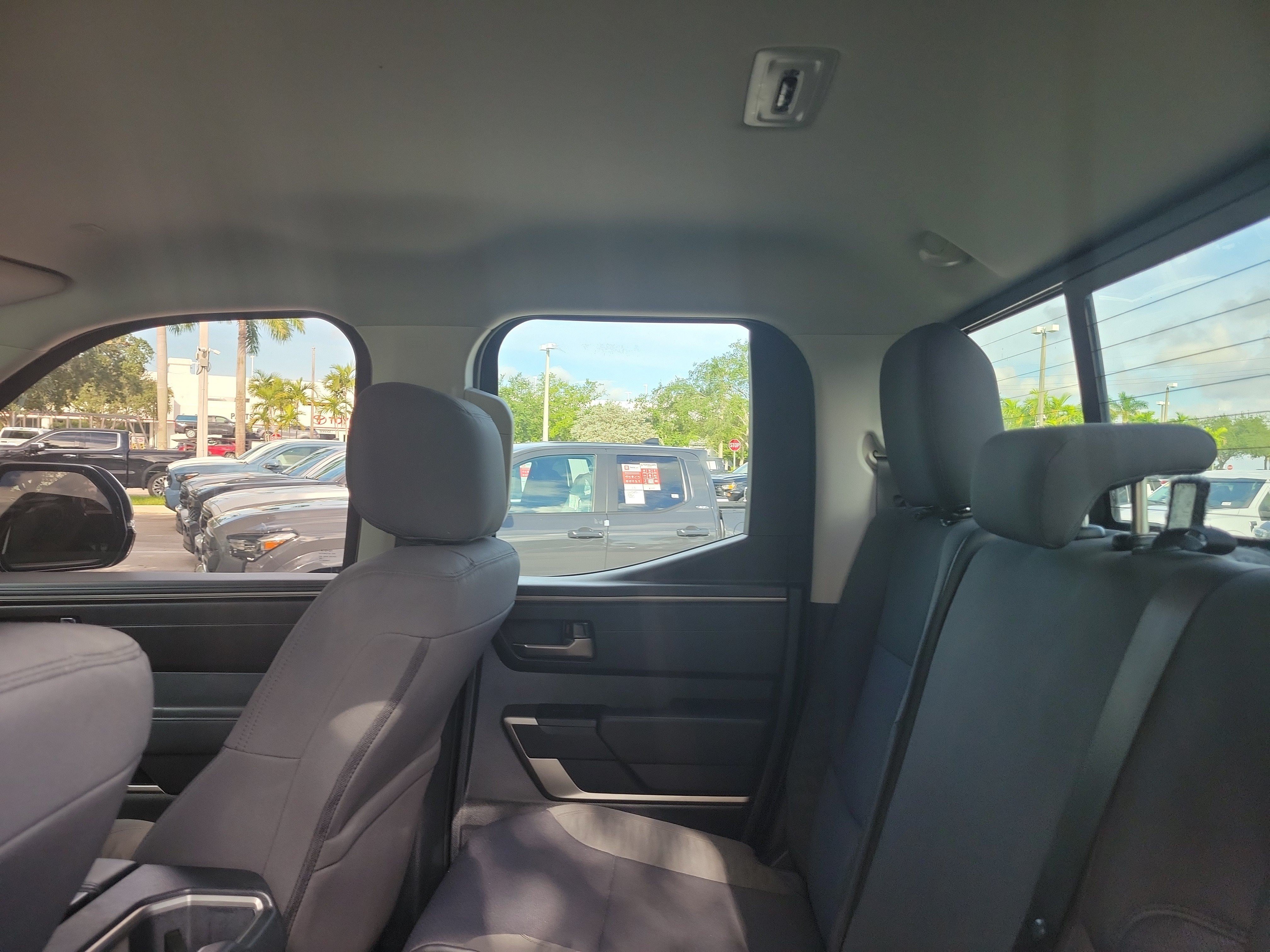 Used 2022 Toyota Tundra SR5 w/ SR5 Convenience Package AWD/4WD image 14