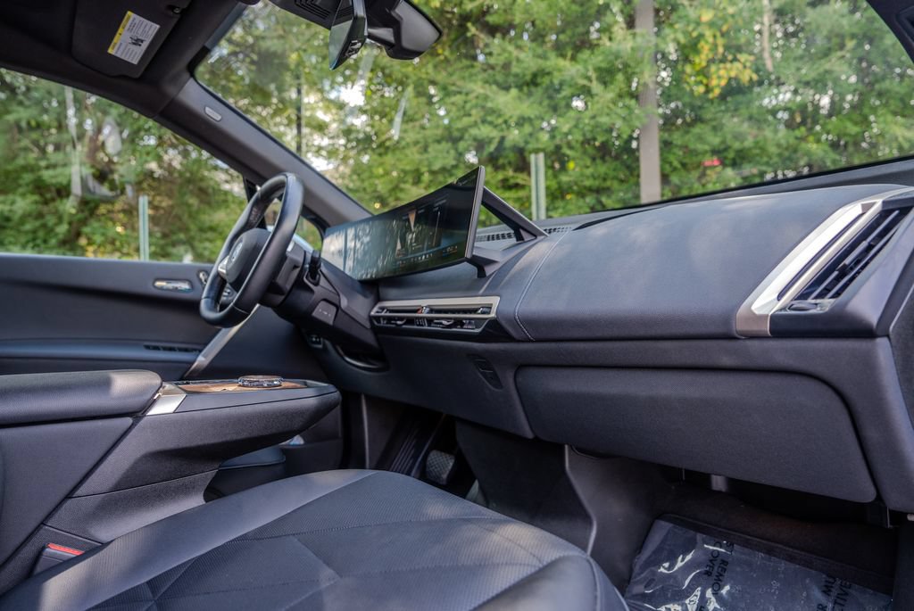 Used 2025 BMW iX xDrive50 w/ Premium Package AWD/4WD image 22