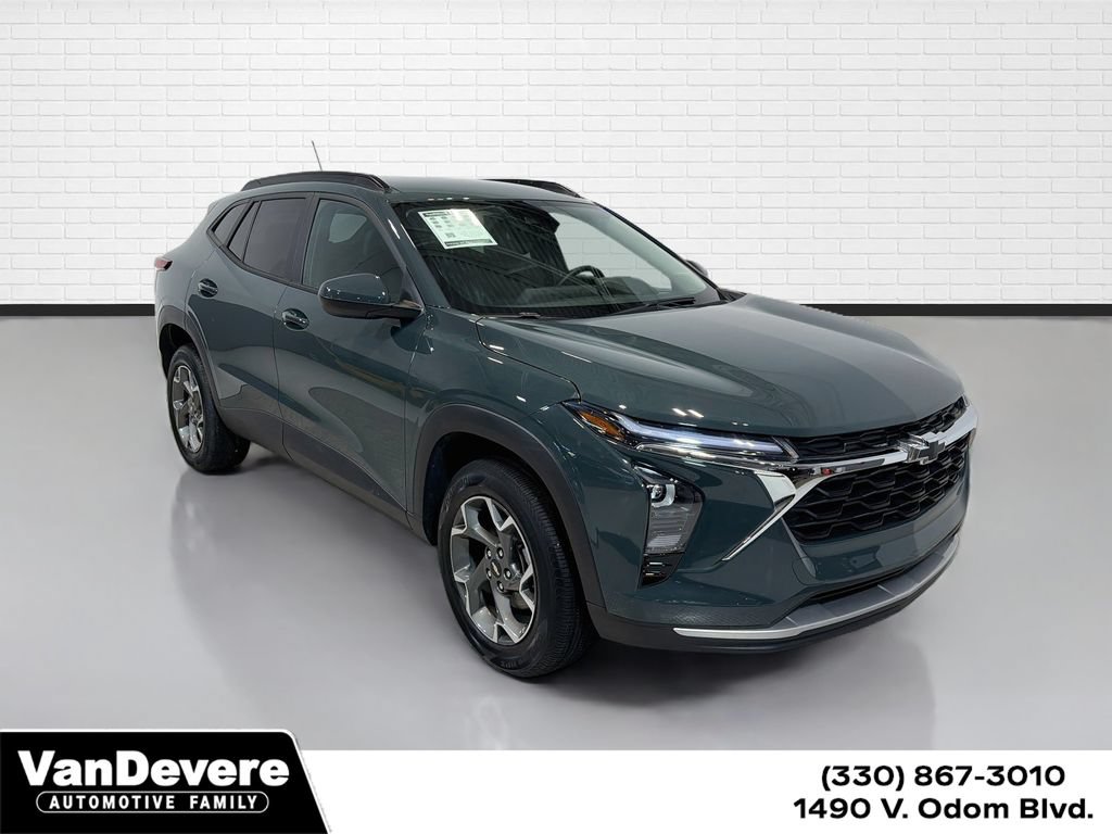 Used 2025 Chevrolet Trax LT w/ Driver Confidence Package