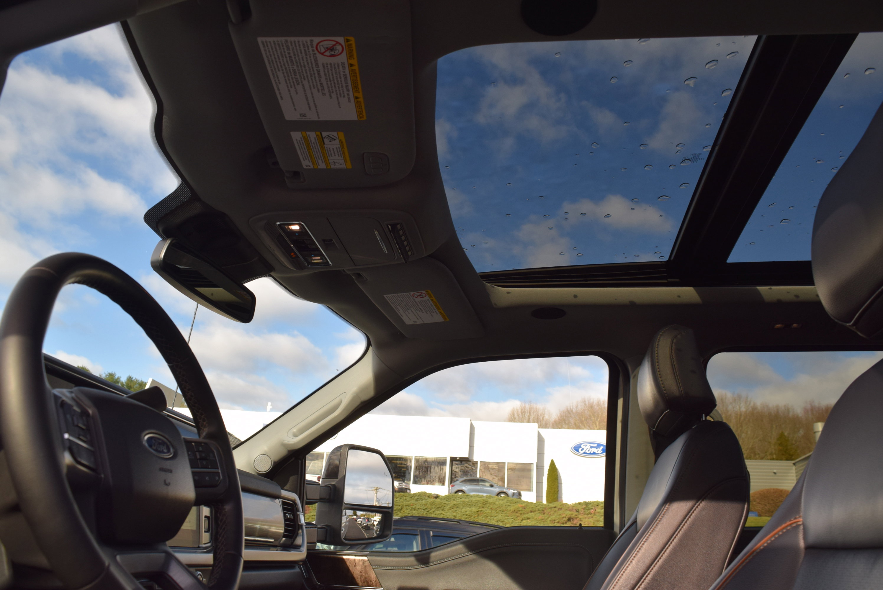 Used 2025 Ford F350 Lariat w/ Lariat Ultimate Package image 13