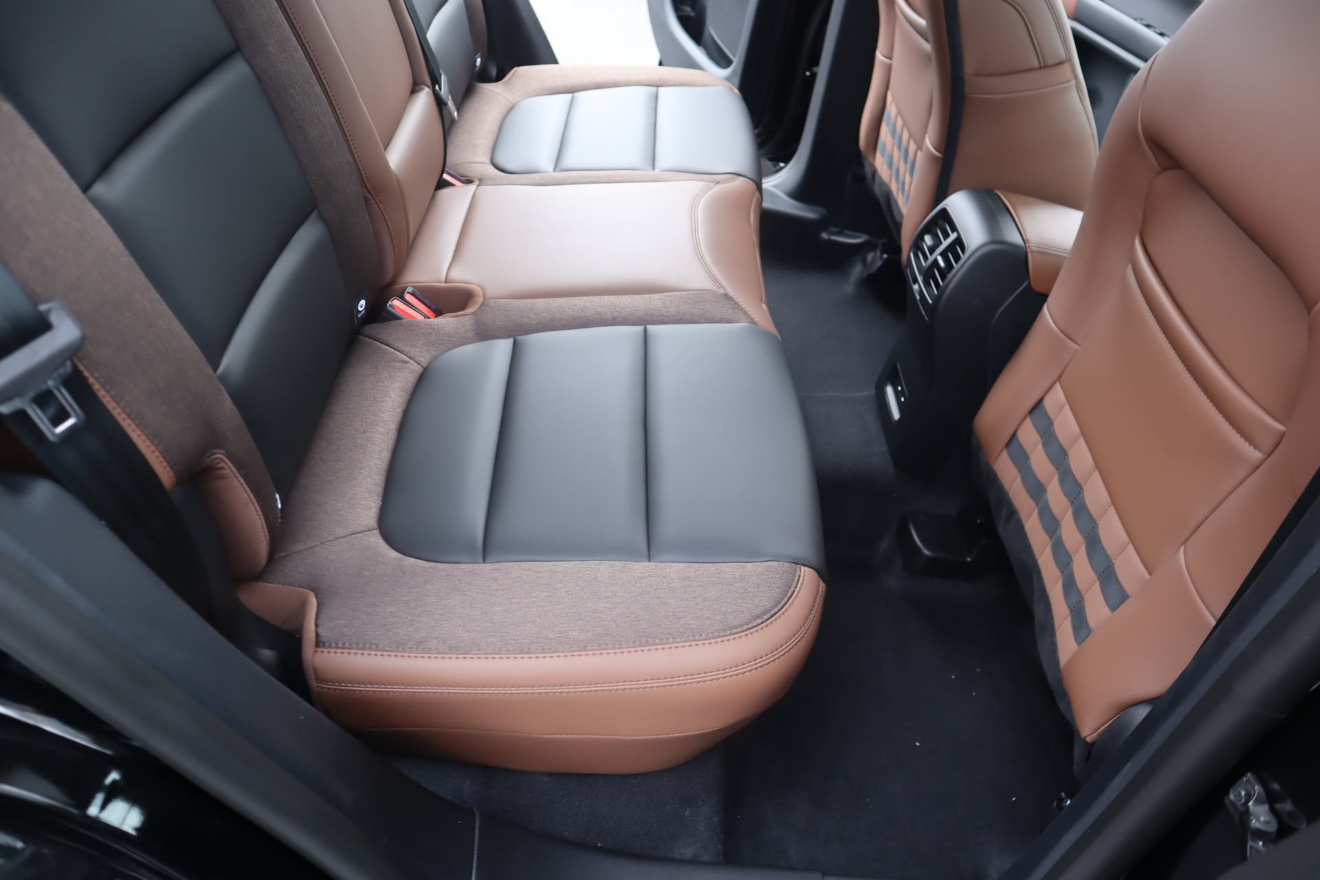 New 2026 Ford Bronco Sport Outer Banks w/ Outer Banks Tech Package+ AWD/4WD image 15