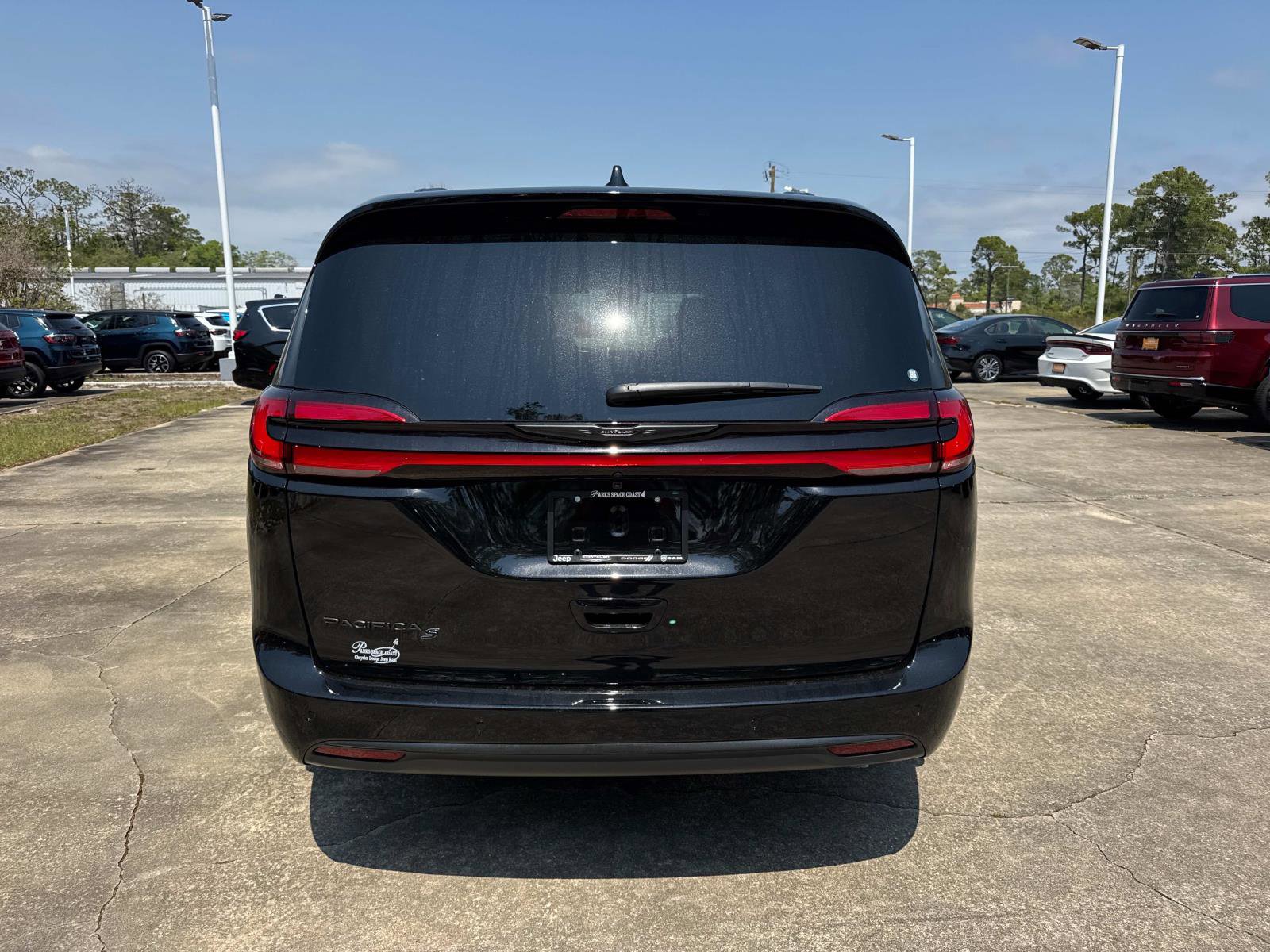 New 2026 Chrysler Pacifica Select FWD image 4