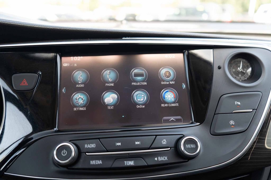 Used 2019 Buick Envision Essence FWD image 23