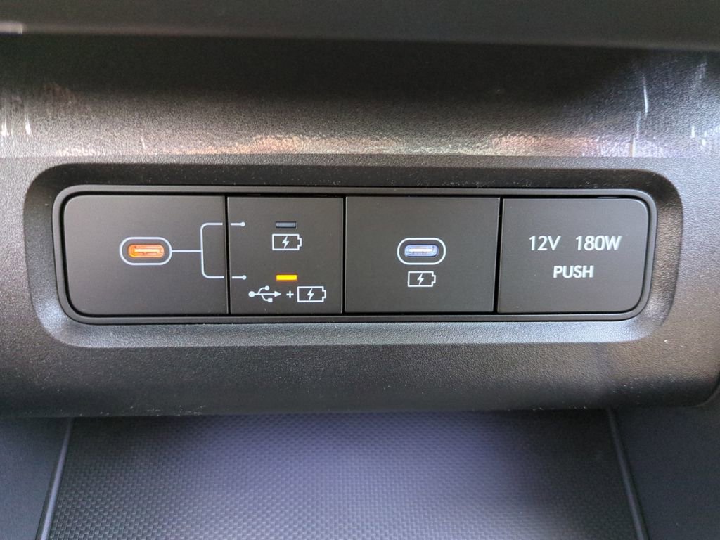 New 2025 Hyundai Tucson Limited image 10