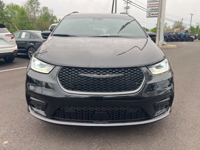 Used 2023 Chrysler Pacifica Limited w/ S Appearance Package AWD/4WD image 39