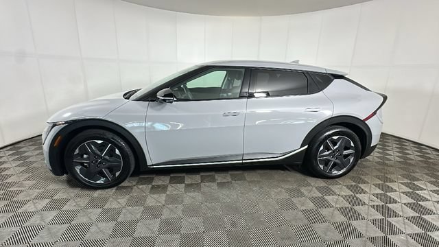 Used 2025 Kia EV6 Light AWD/4WD image 5