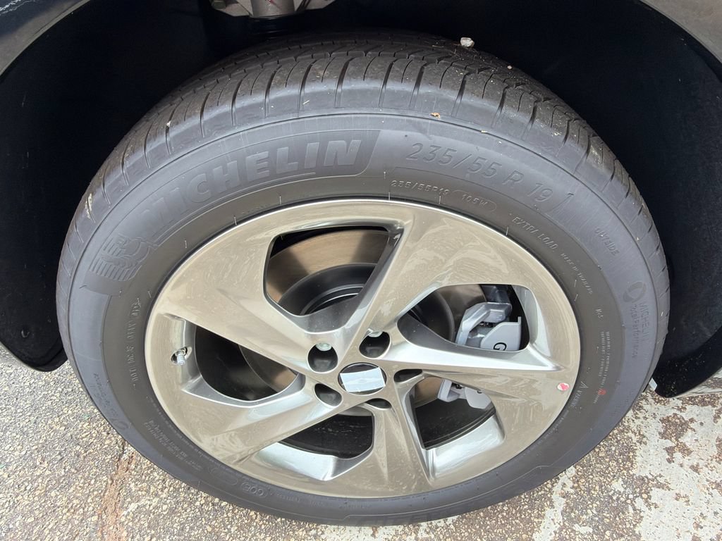 New 2027 Genesis GV70 2.5T AWD/4WD image 17