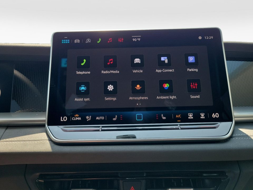 New 2026 Volkswagen Tiguan SE R-Line FWD image 17
