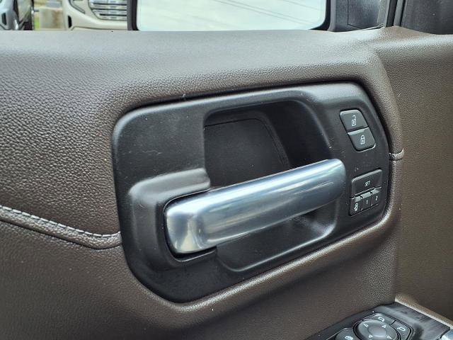 Used 2019 Chevrolet Silverado 1500 LTZ w/ LTZ Texas Edition RWD image 16