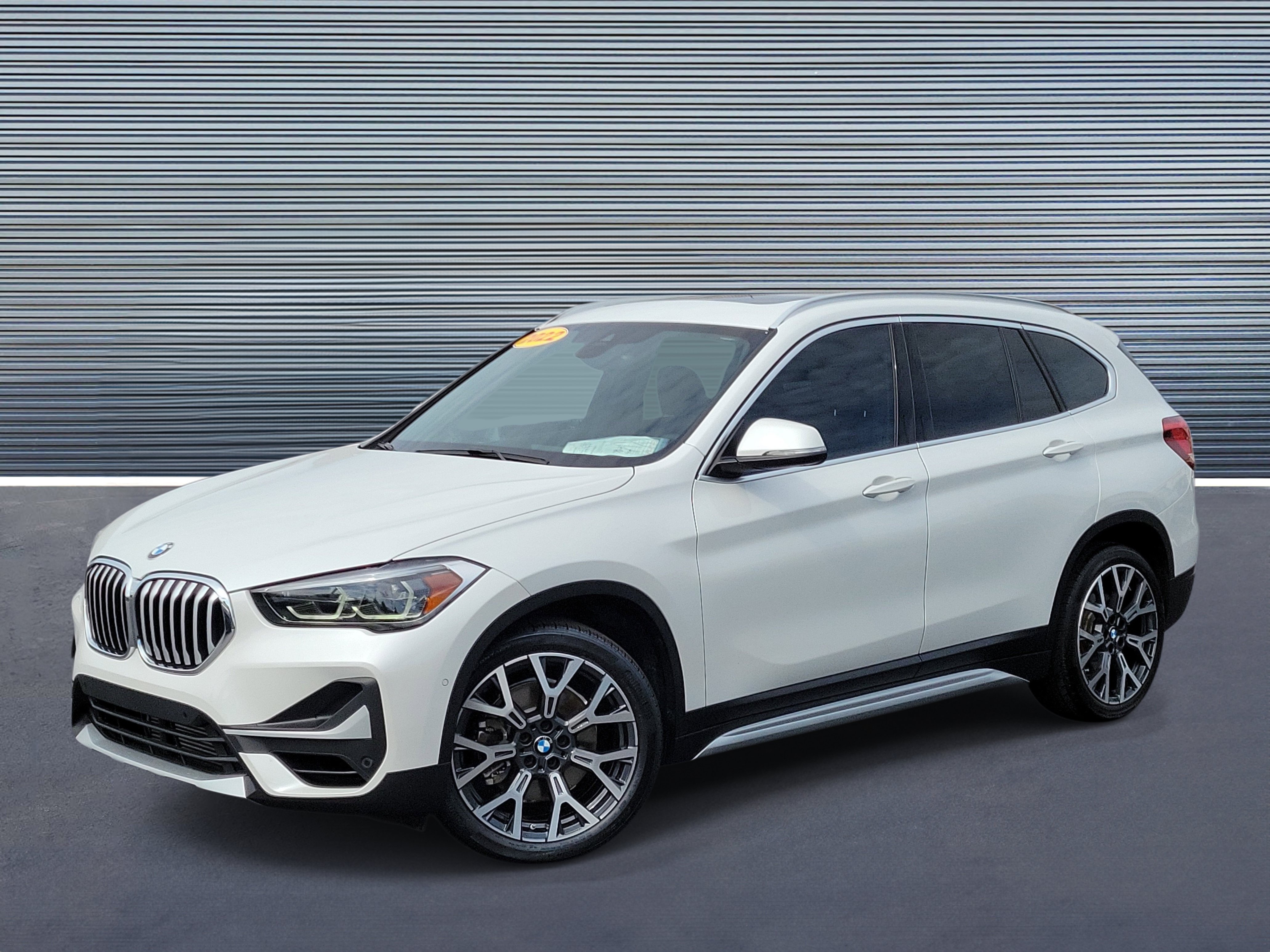 Used 2022 BMW X1 xDrive28i w/ Premium Package AWD/4WD image 1